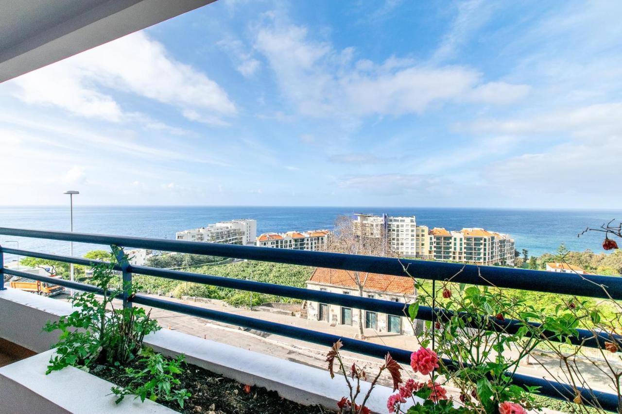 Sea And Sunset View Apartment In Funchal Esterno foto