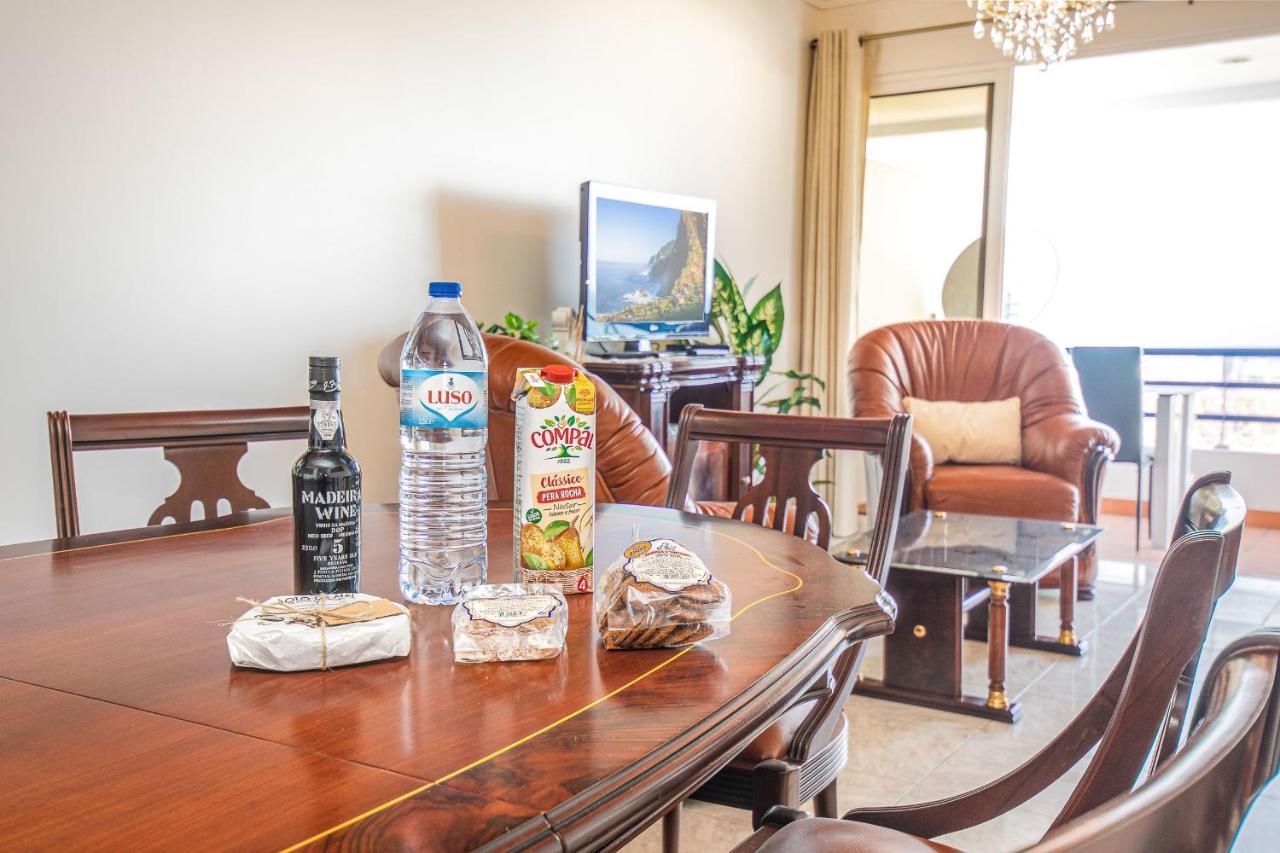 Sea And Sunset View Apartment In Funchal Esterno foto